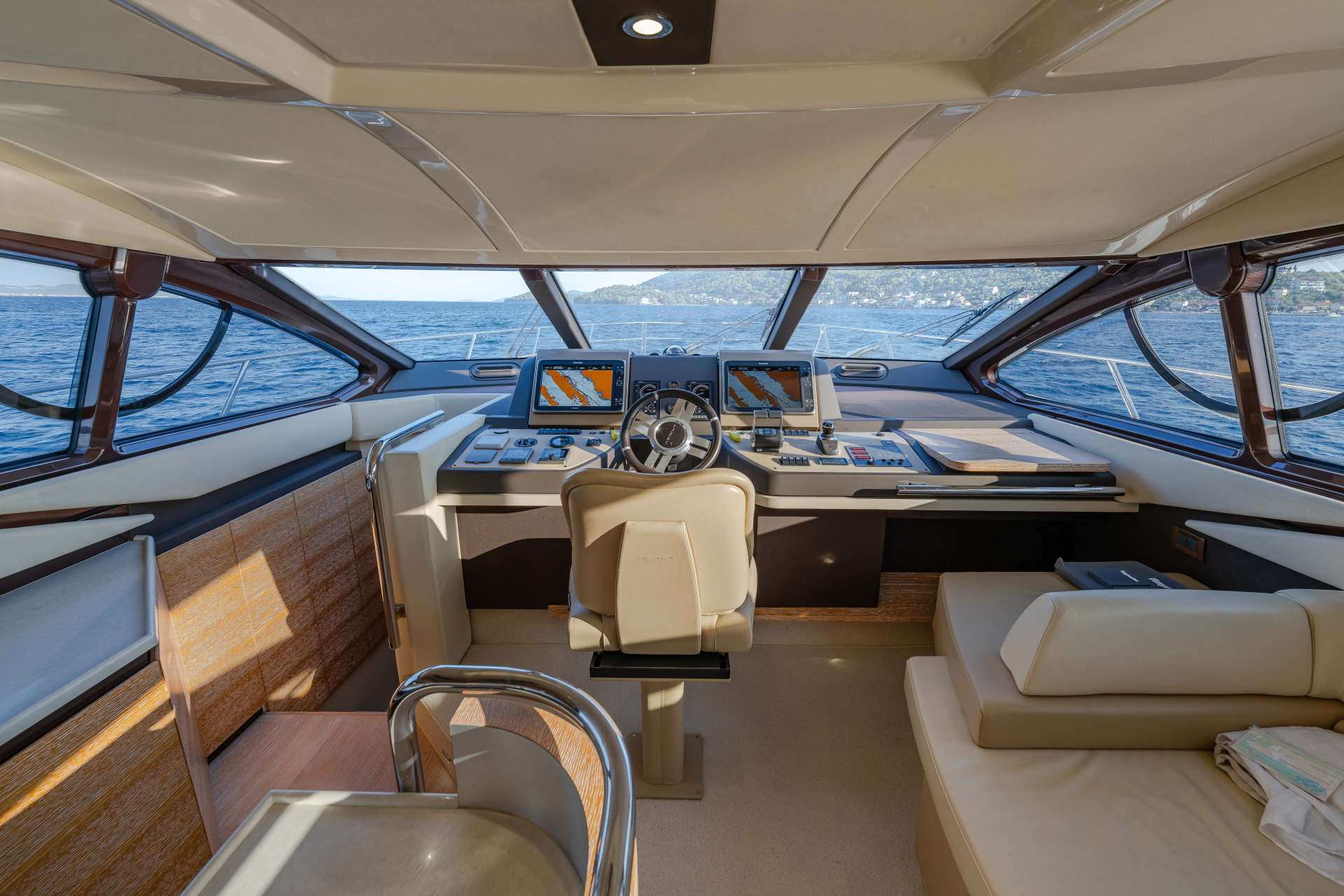 Azimut Fly 60