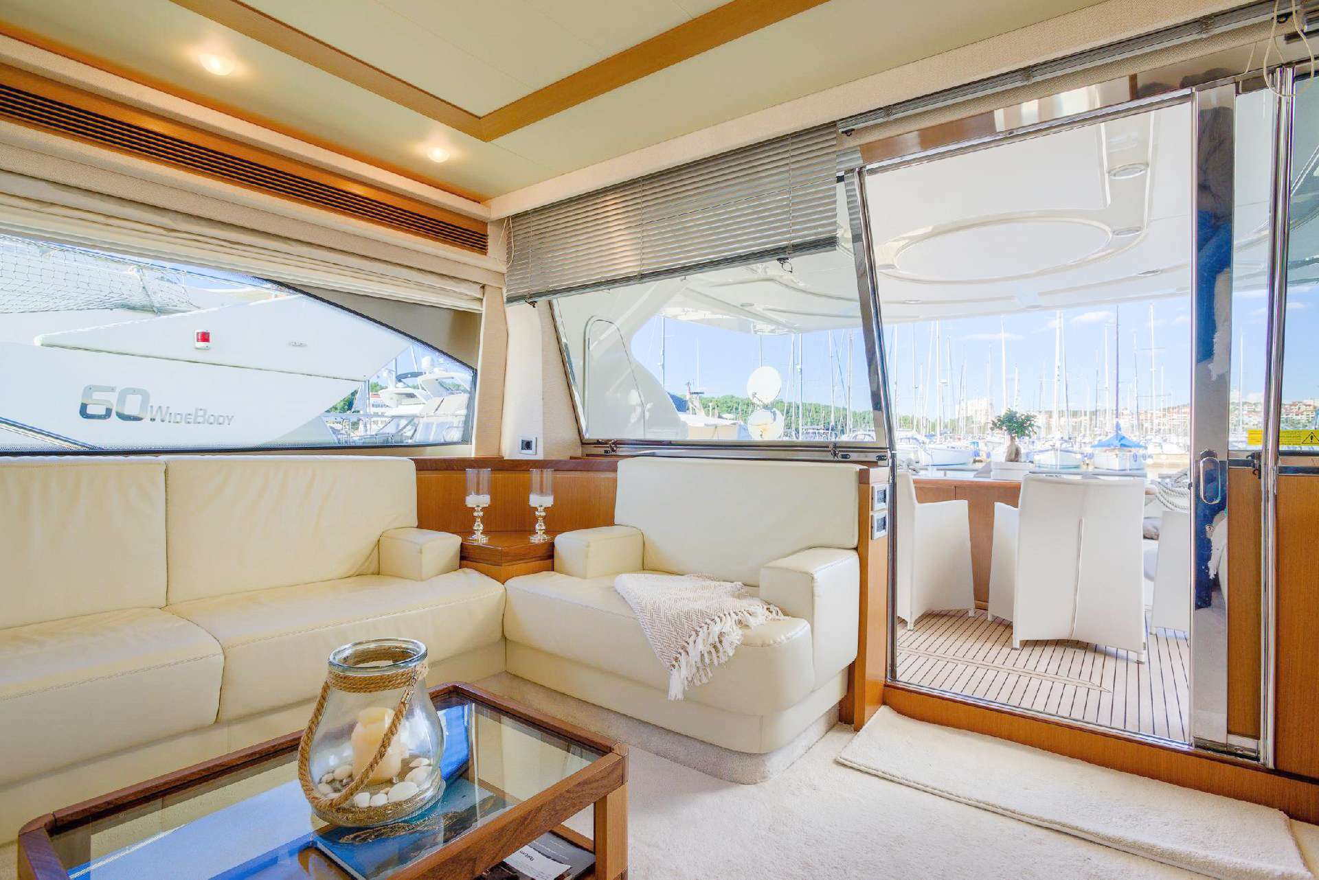 New charter CA: Ferretti 681 DOMINIQUE