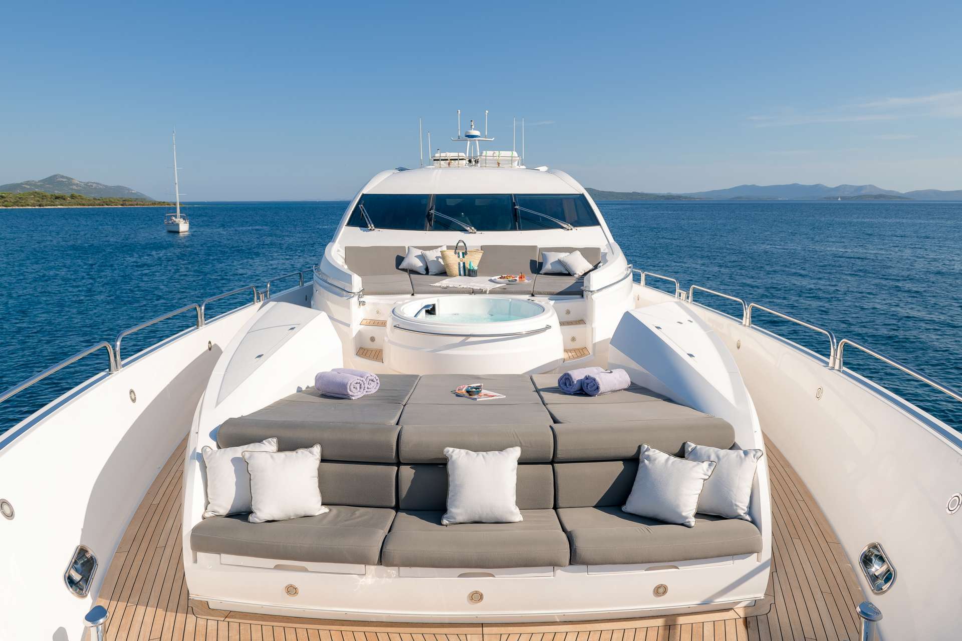 Captain's insight: Charter yacht QUANTUM