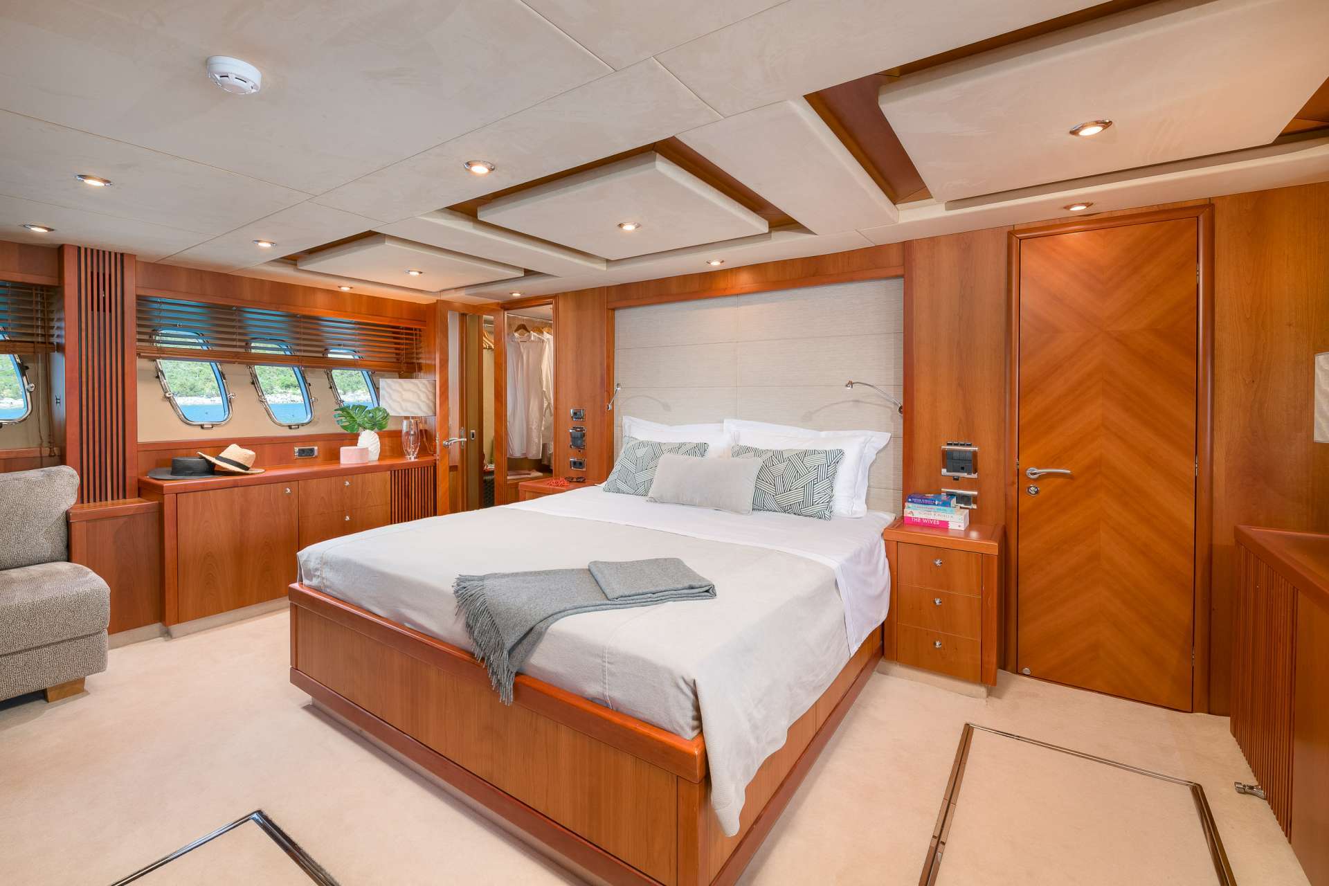 Captain's insight: Charter yacht QUANTUM