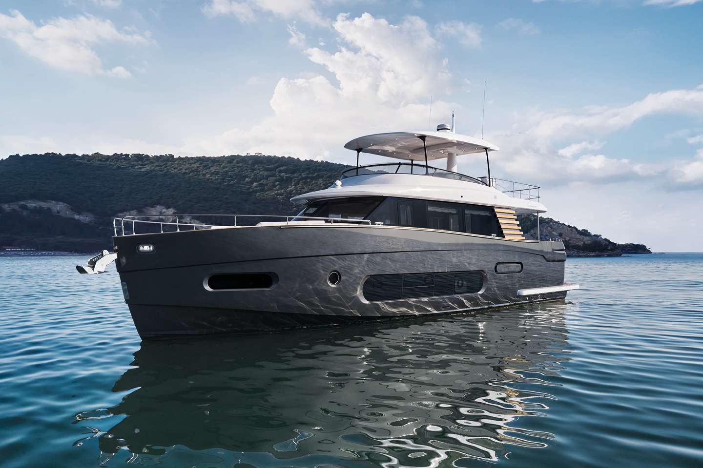 New arrival to the fleet: 20m charter yacht Azimut Magellano 66 BOLLINGER