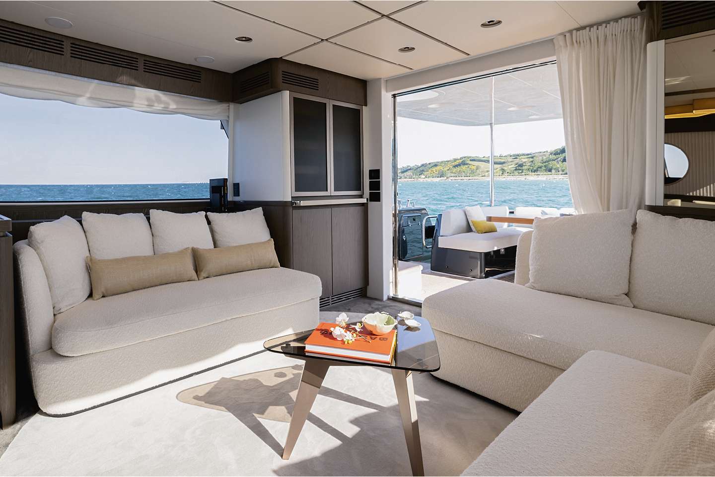 New arrival to the fleet: 20m charter yacht Azimut Magellano 66 BOLLINGER