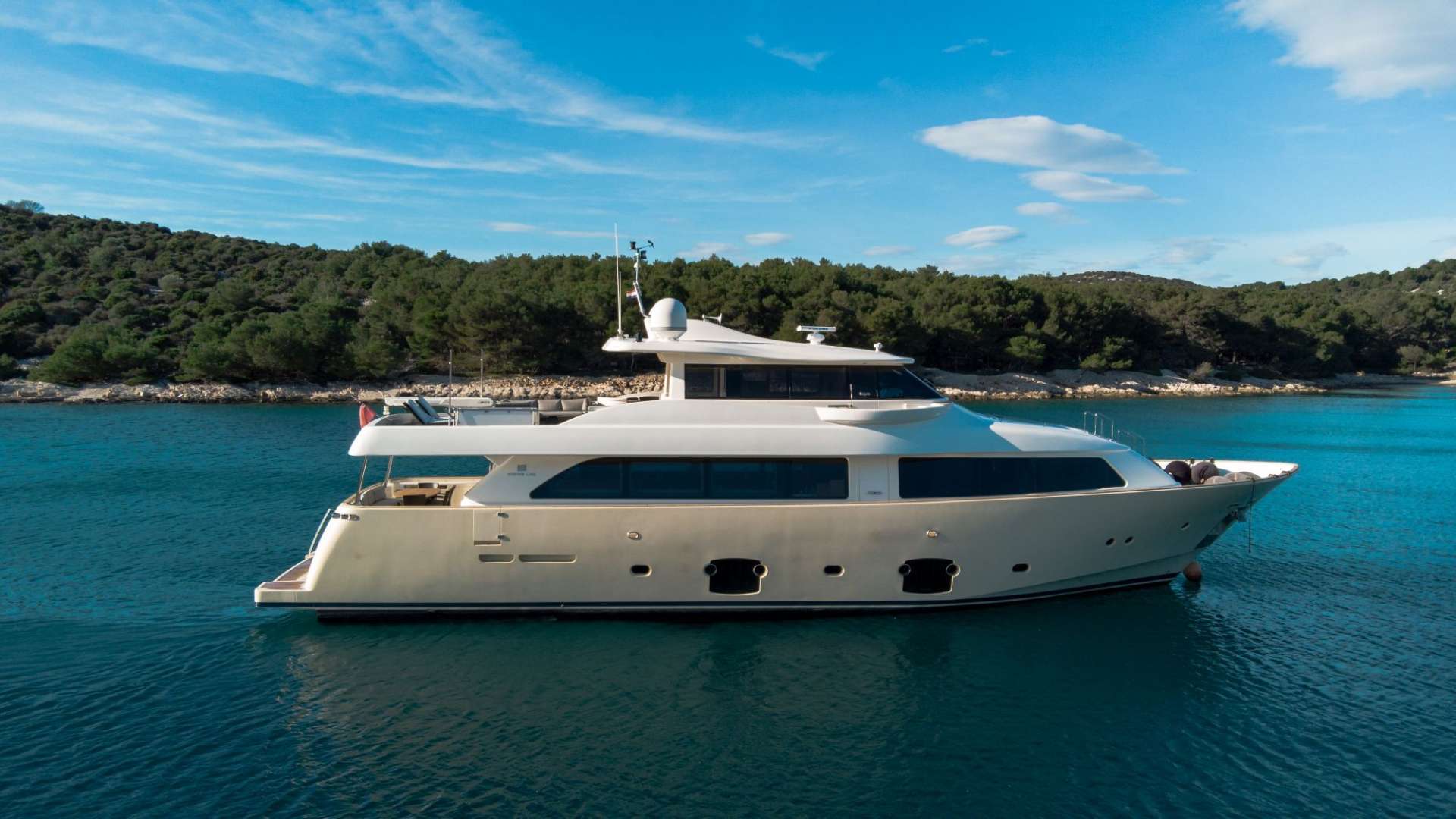 New arrival to the fleet: 26m charter yacht Navetta 26 FRIEND'S BOAT