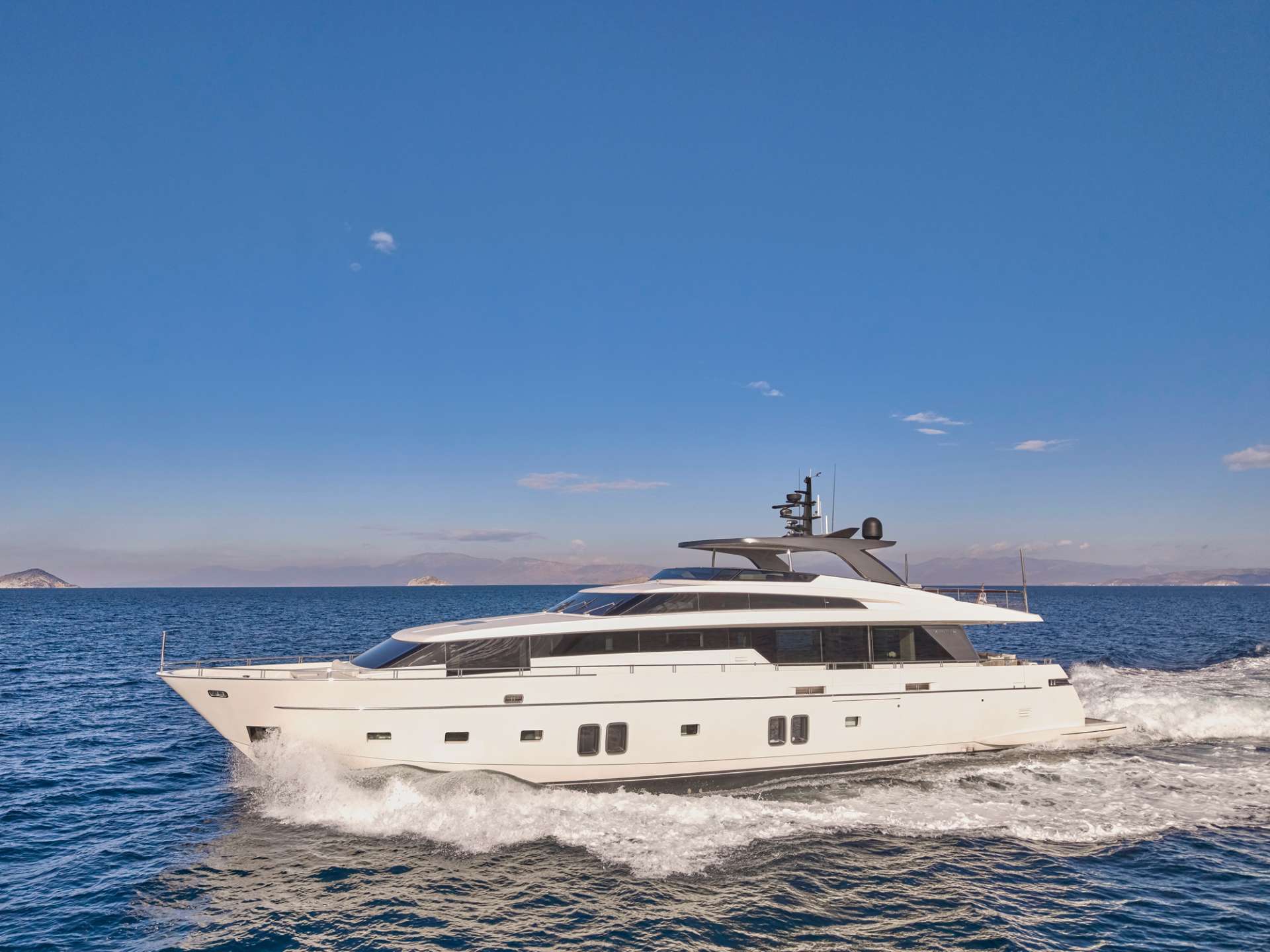 Golden Yacht